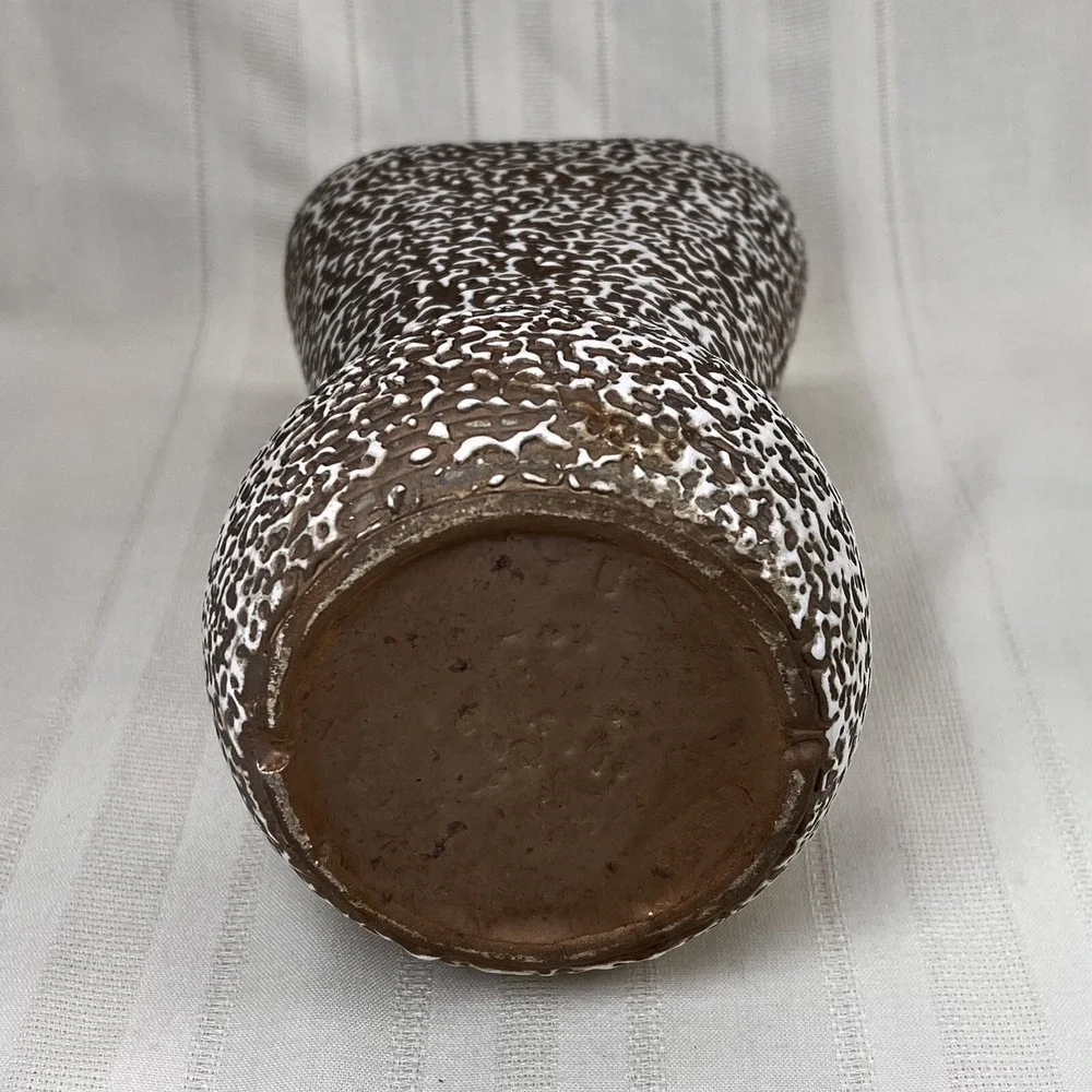 Shawnee Vintage Pottery Vase‎ MCM White Gold 10